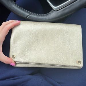 Gold clutch good condition